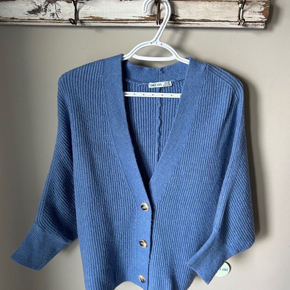 New w/Tags Women's Venice Love Sweater Blue - Size Extra Small